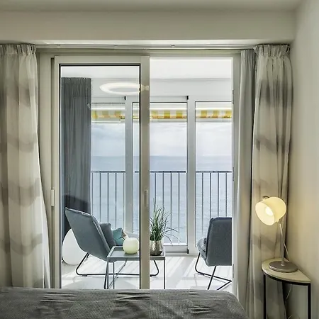 Apartamento Elegante Con Vistas Frontales Al Mar En *