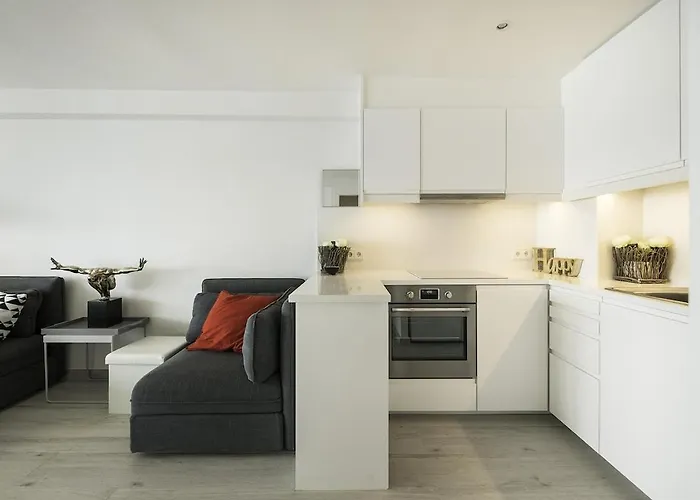 Elegante Con Vistas Frontales Al Mar En Apartamento