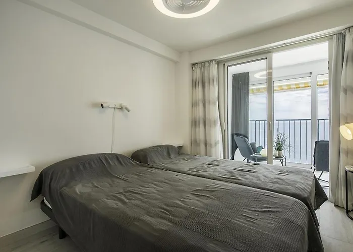 Elegante Con Vistas Frontales Al Mar En * Платжа-д'Ару